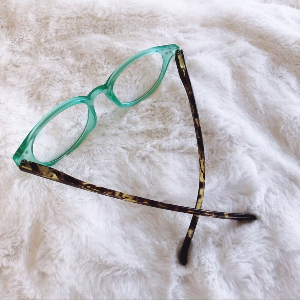 Kaylee Green Classic Round Reader Glasses - Picture 10 of 11